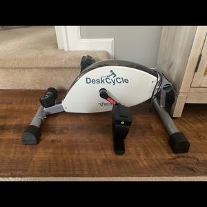 Desk cycle